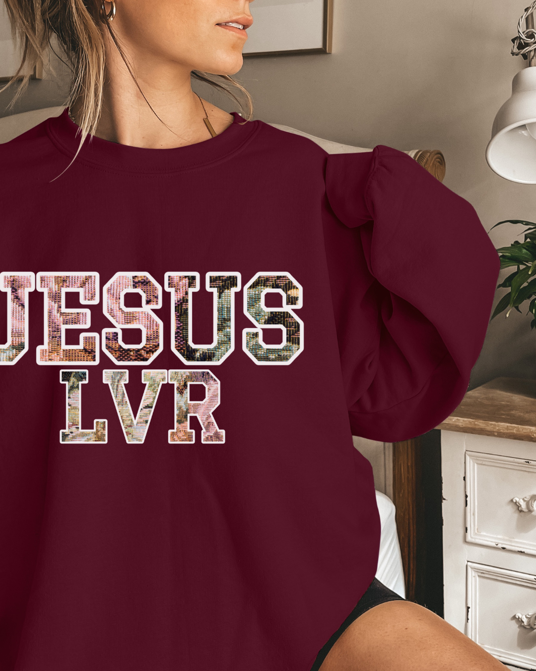 JESUS LVR (Unisex Heavy Blend™ Crewneck Sweatshirt)