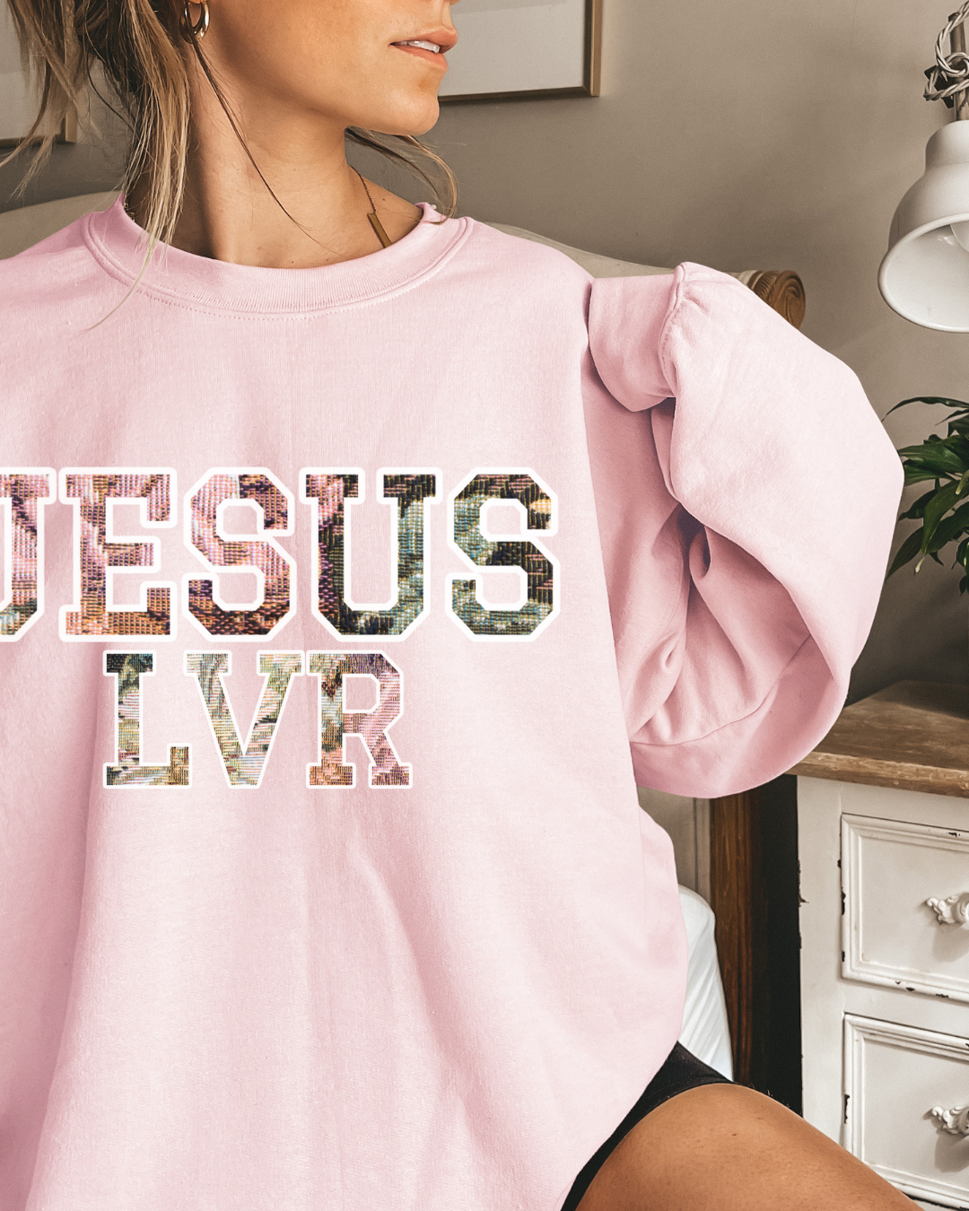 JESUS LVR (Unisex Heavy Blend™ Crewneck Sweatshirt)