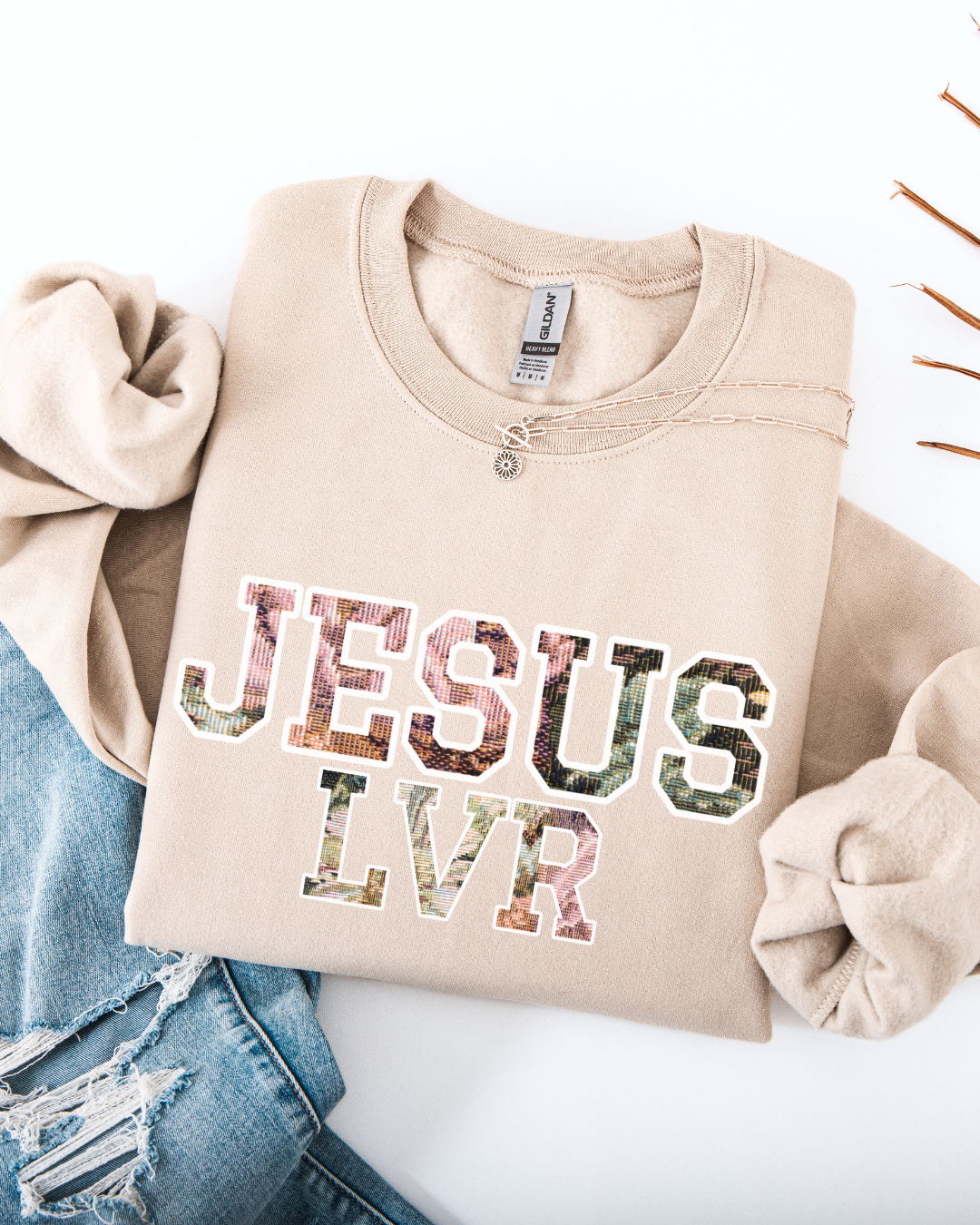 JESUS LVR (Unisex Heavy Blend™ Crewneck Sweatshirt)