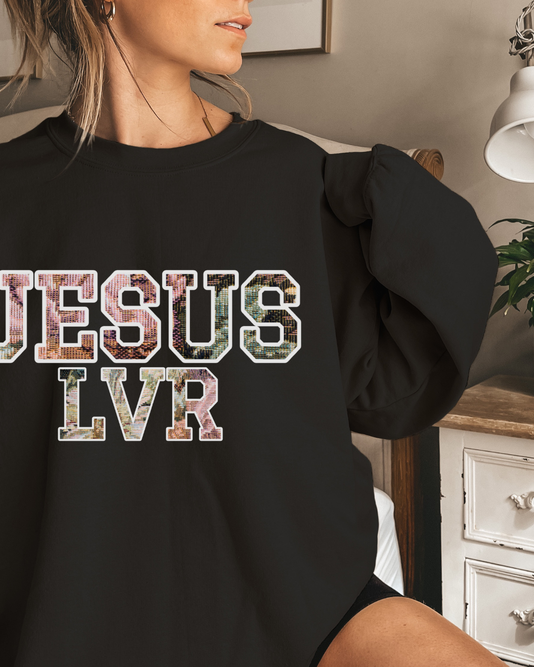 JESUS LVR (Unisex Heavy Blend™ Crewneck Sweatshirt)