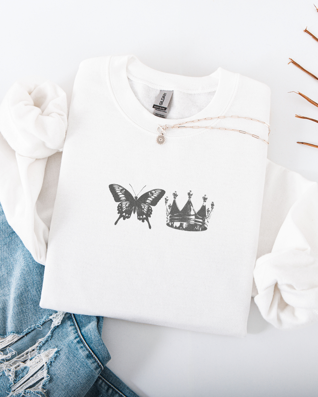 Crown and Victory (Unisex Heavy Blend™ Crewneck Sweatshirt)