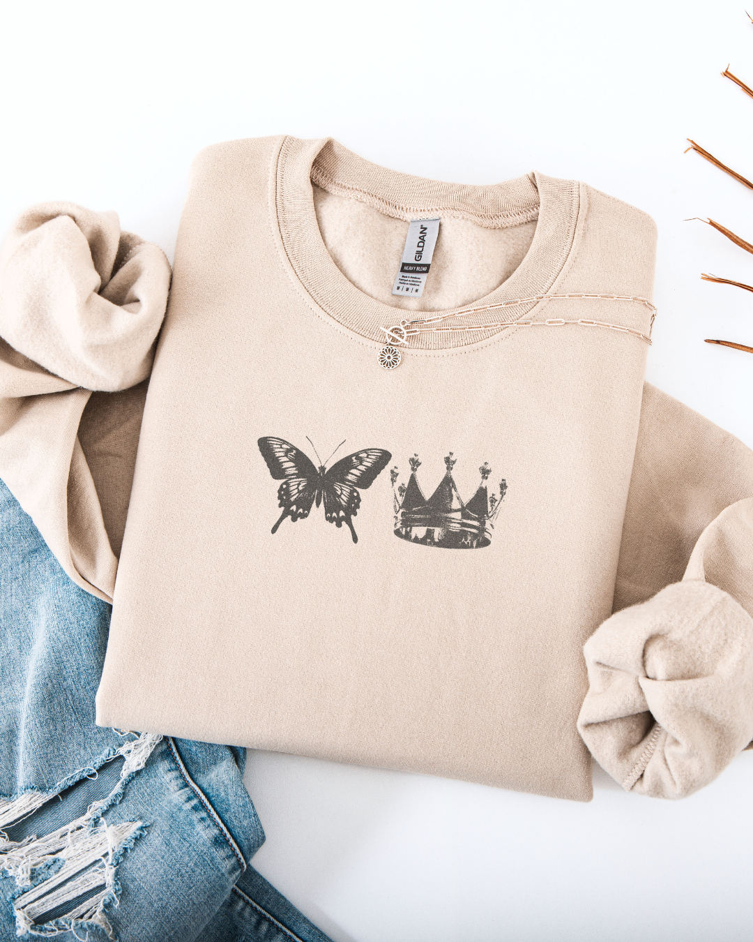 Crown and Victory (Unisex Heavy Blend™ Crewneck Sweatshirt)