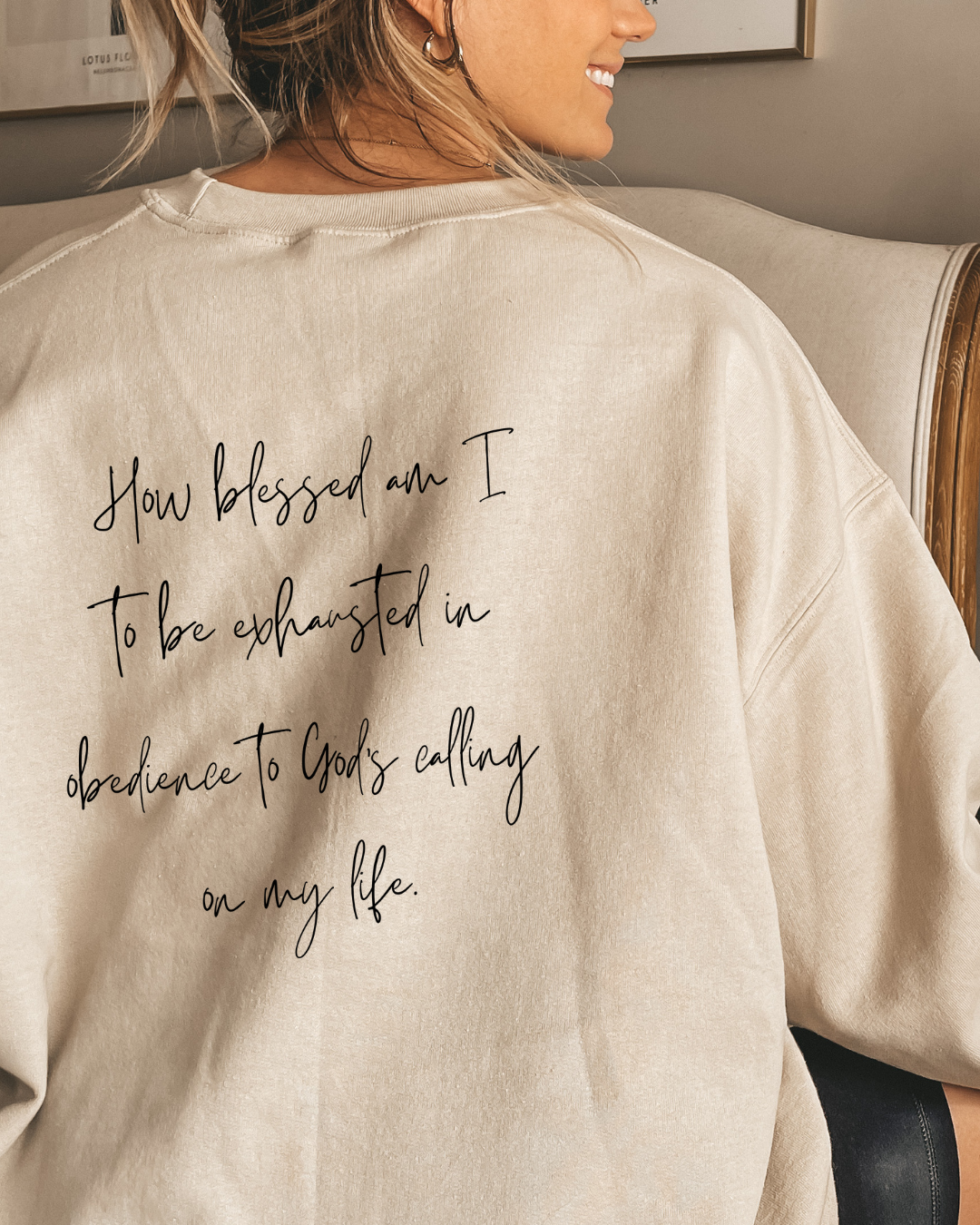 MAMA (Unisex Heavy Blend™ Crewneck Sweatshirt)