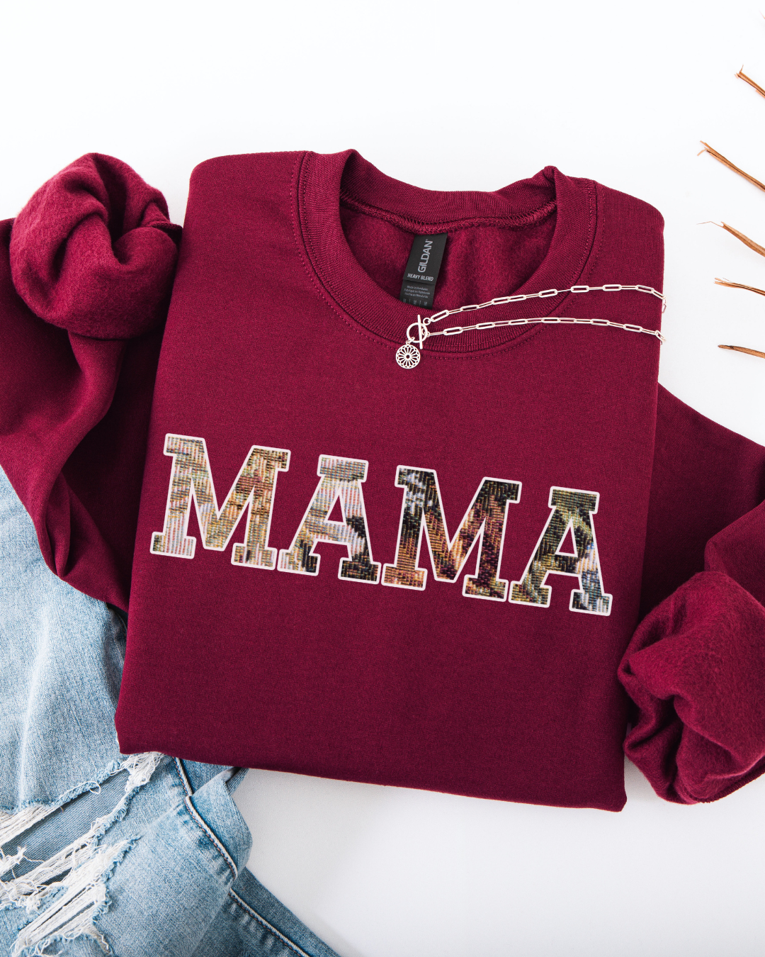 MAMA (Unisex Heavy Blend™ Crewneck Sweatshirt)