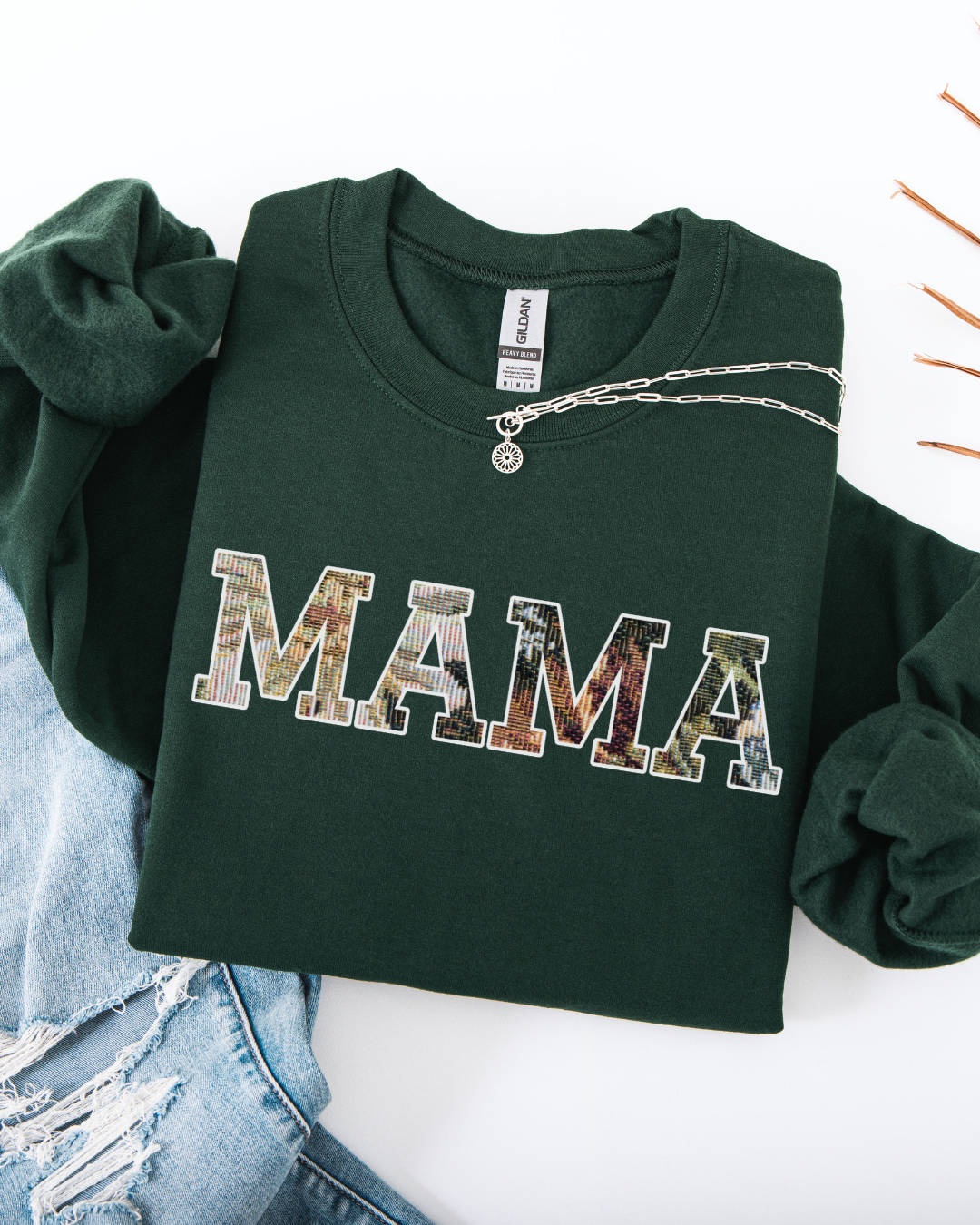 MAMA (Unisex Heavy Blend™ Crewneck Sweatshirt)